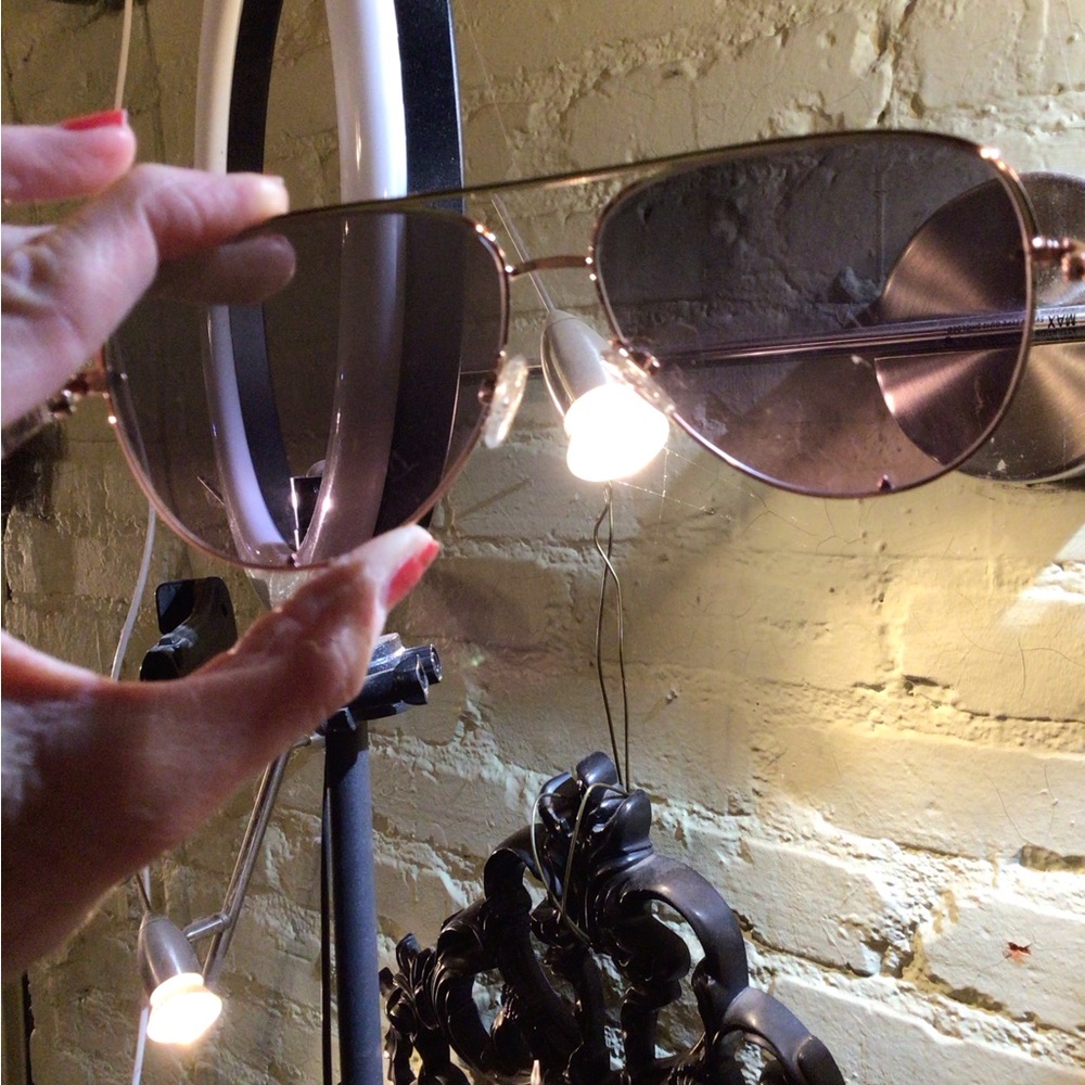 NEW! Host Pick! 🩷🩷🩷Quay Australia Large High key Aviator Sunglasses ***read - Picture 4 of 10